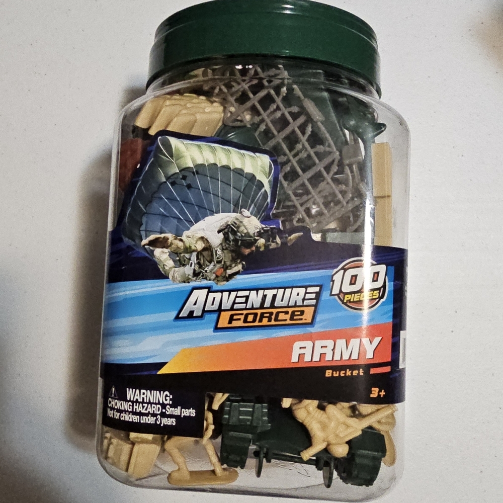Adventure Force Army Bucket Toy Set Pre-owned